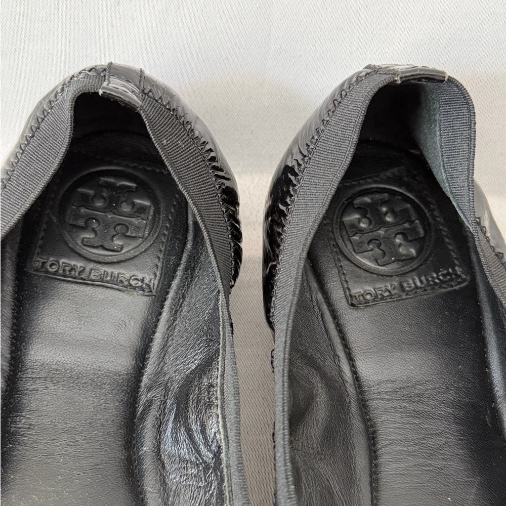 Tory Burch Size 8.5 Black Caroline Patent Leather Workwear Flats - Picture 4 of 9